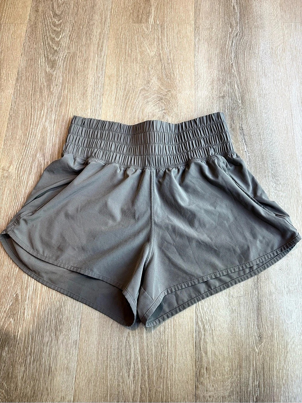 YPB motionTEK Athletic Shorts in Taupe Size Medium